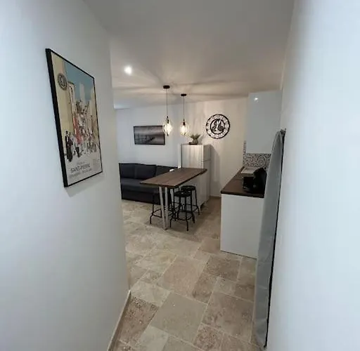 Logement T2 Au Coeur Du Village *