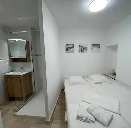 Logement T2 Au Coeur Du Village 公寓 格吕桑